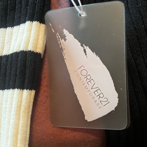 NWT Forever21 Long Sleeve Crop Top - Picture 5 of 9